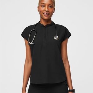 🖤Figs Rafaela Oversized Scrub Top amazing look classy elegant and comfy